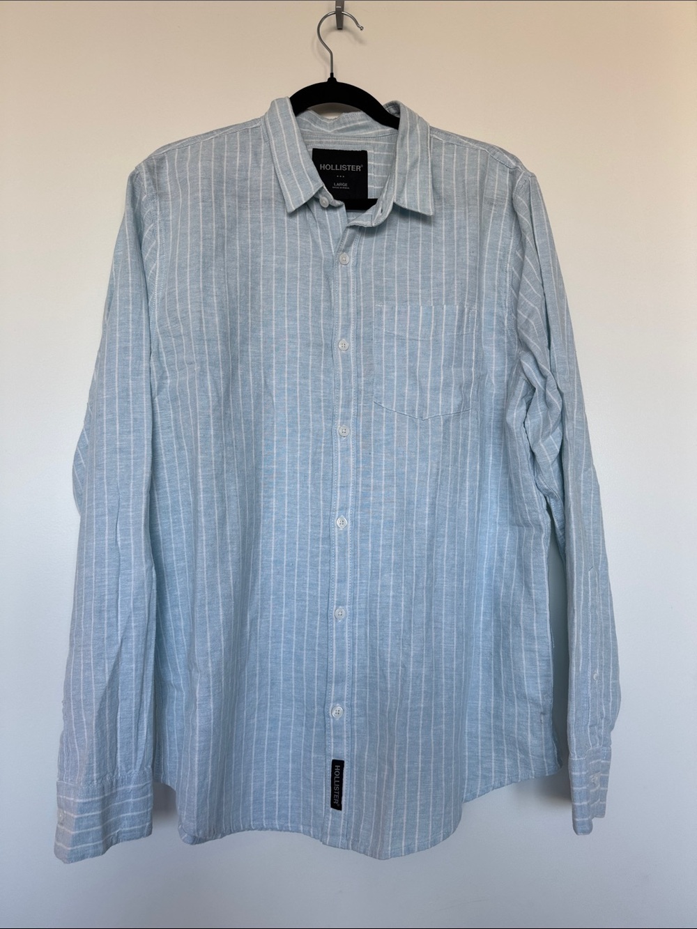 Hollister Men's Linen Light Blue and White Vertical Stripe Button-Down Shirt
